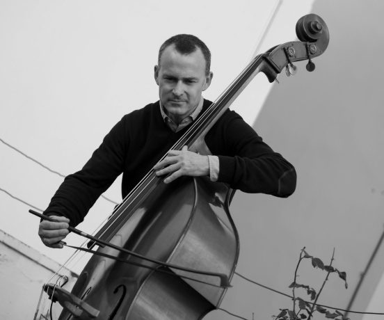 Markus contrabajista de jazz en Málaga